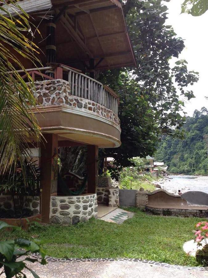 Jungle Tribe Guesthouse Berastagi Exterior photo
